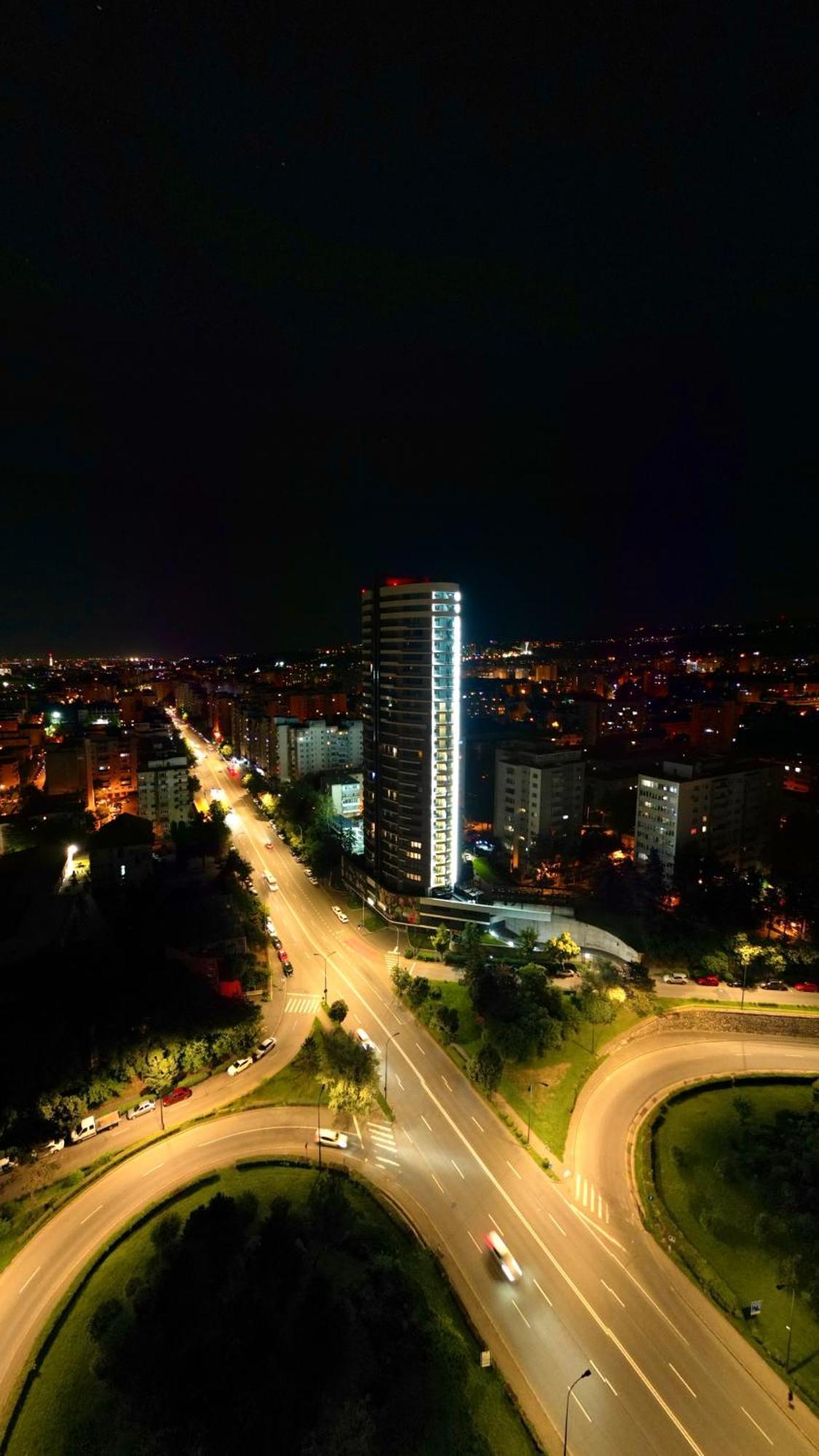Nest Inn Azure Apartment คลูจ-นาโปกา ภายนอก รูปภาพ