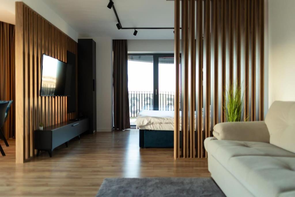 Nest Inn Azure Apartment คลูจ-นาโปกา ภายนอก รูปภาพ